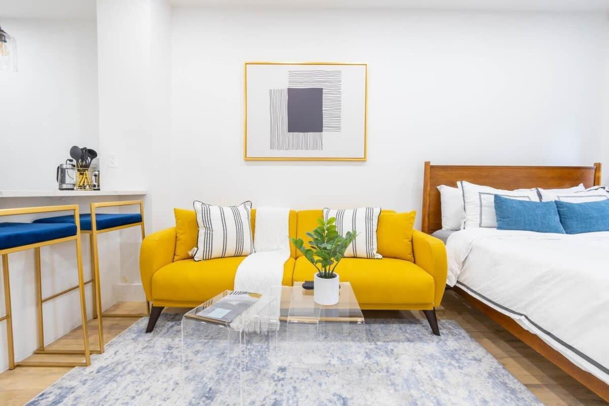 1597-1 Large In The Unit Prime Ues Nova York